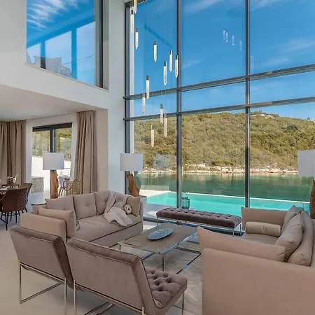 Spectacular Korcula 4 Bedrooms Korcula Grandeur Private Infinity Pool Stunning Sea Views Willa Zrnovo